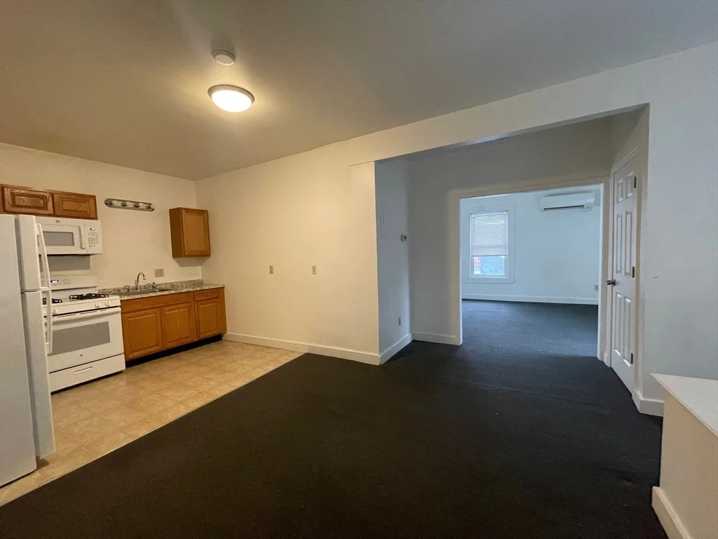 1 bed, 1 bath apartment for rent at 3 Webster St Unit 4, Rockland — photo 2 of 7