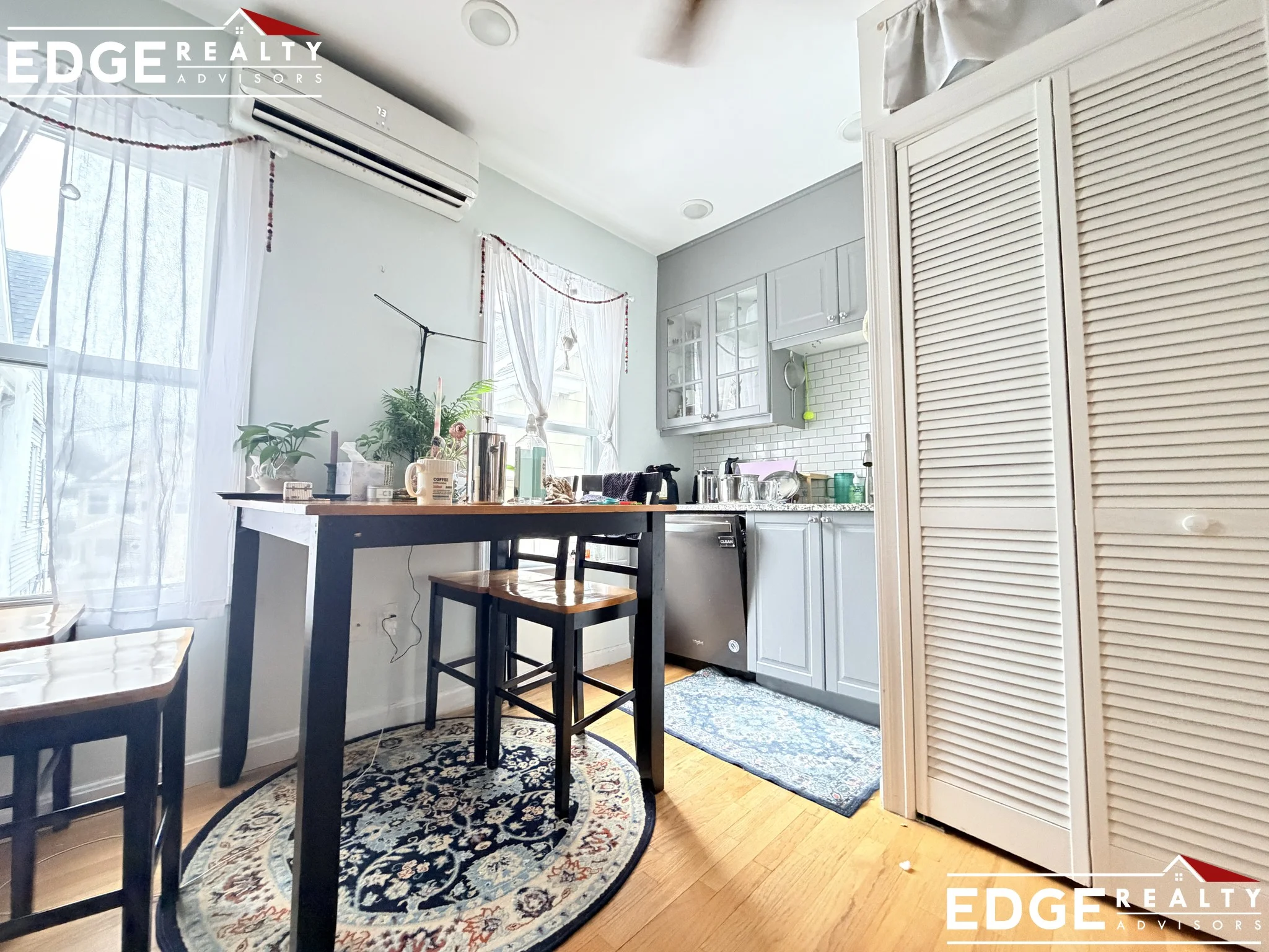 3 bed, 1 bath apartment for rent at 3 Weitz St Unit 2, Allston — photo 3 of 9