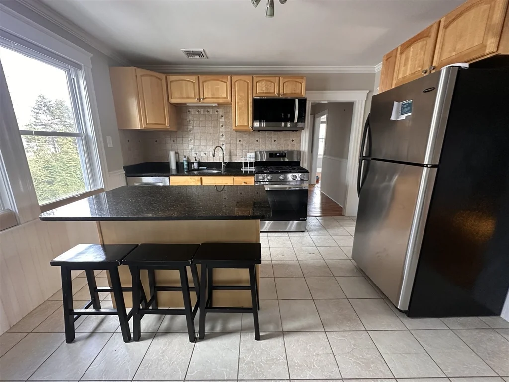 3 bed, 1 bath apartment for rent at 3 Westview Rd Unit 2, Natick — photo 14 of 22