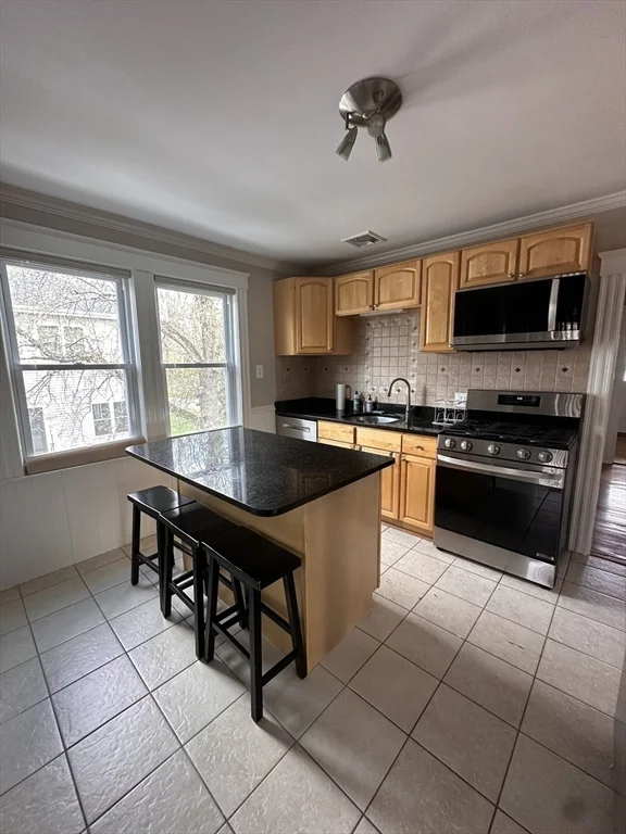 3 bed, 1 bath apartment for rent at 3 Westview Rd Unit 2, Natick — photo 13 of 22