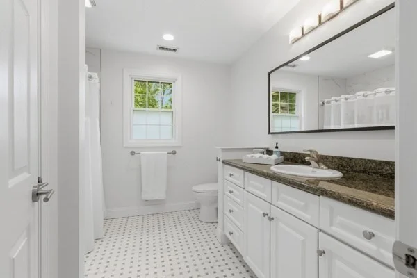 4 bed, 2 bath apartment for rent at 3 Wing Rd, Wilmington — photo 17 of 33