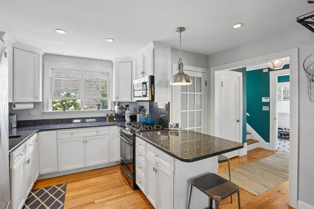 3 bed, 1 bath apartment for rent at 3 Woburn St, West Medford — photo 17 of 39