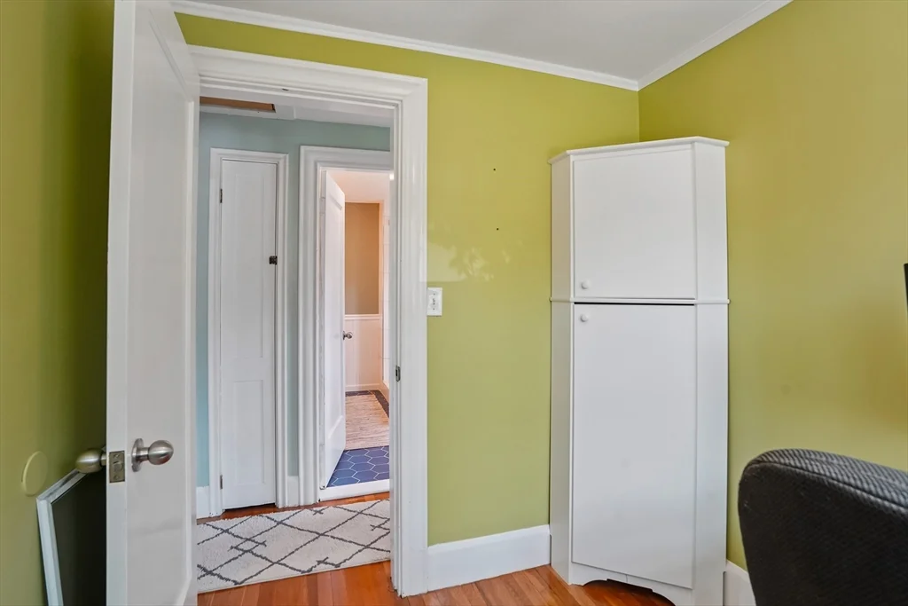 3 bed, 1 bath apartment for rent at 3 Woburn St, West Medford — photo 31 of 39