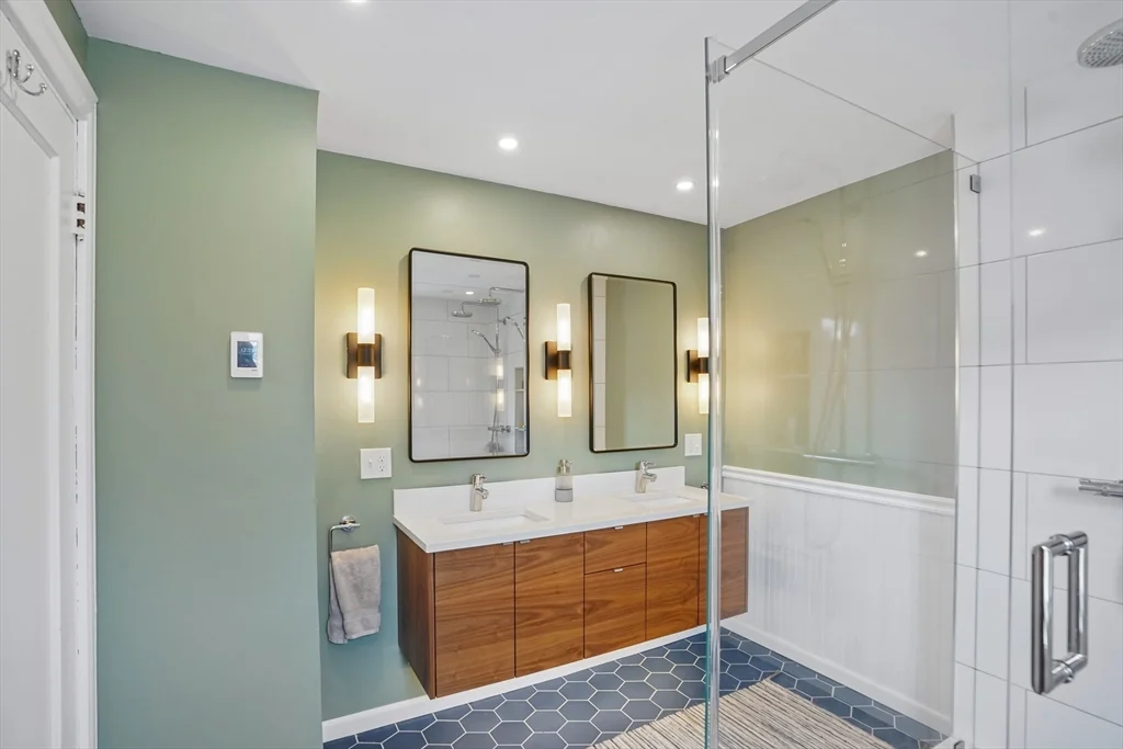 3 bed, 1 bath apartment for rent at 3 Woburn St, West Medford — photo 28 of 39