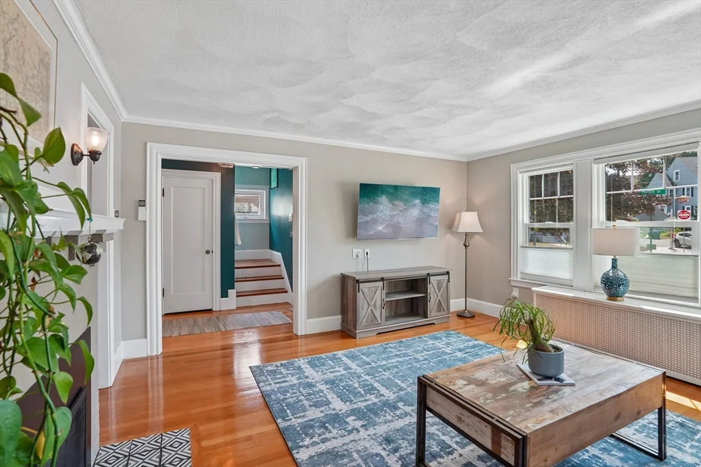 3 bed, 1 bath apartment for rent at 3 Woburn St, West Medford — photo 10 of 39
