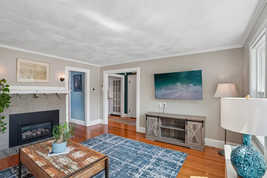 3 bed, 1 bath apartment for rent at 3 Woburn St, West Medford — photo 11 of 39