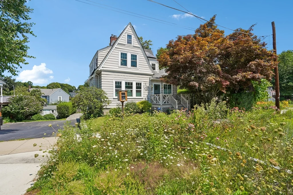 3 bed, 1 bath apartment for rent at 3 Woburn St, West Medford