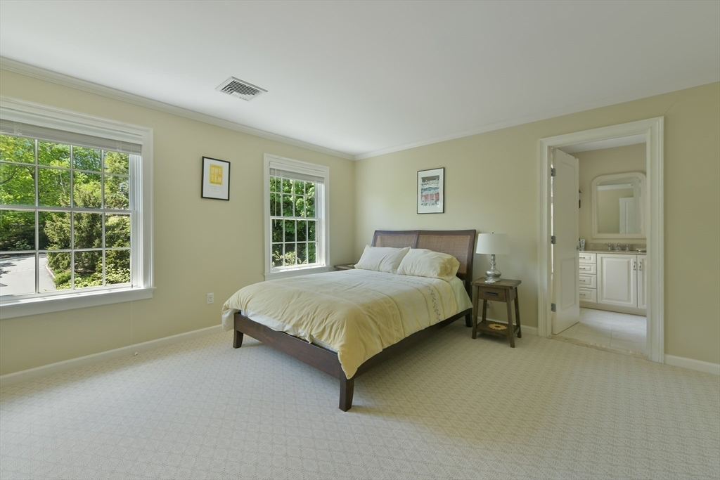 5 bed, 4+ bath apartment for rent at 3 Wood Ln, Winchester — photo 22 of 36