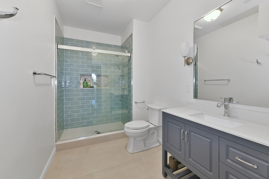 5 bed, 4+ bath apartment for rent at 3 Wood Ln, Winchester — photo 21 of 36
