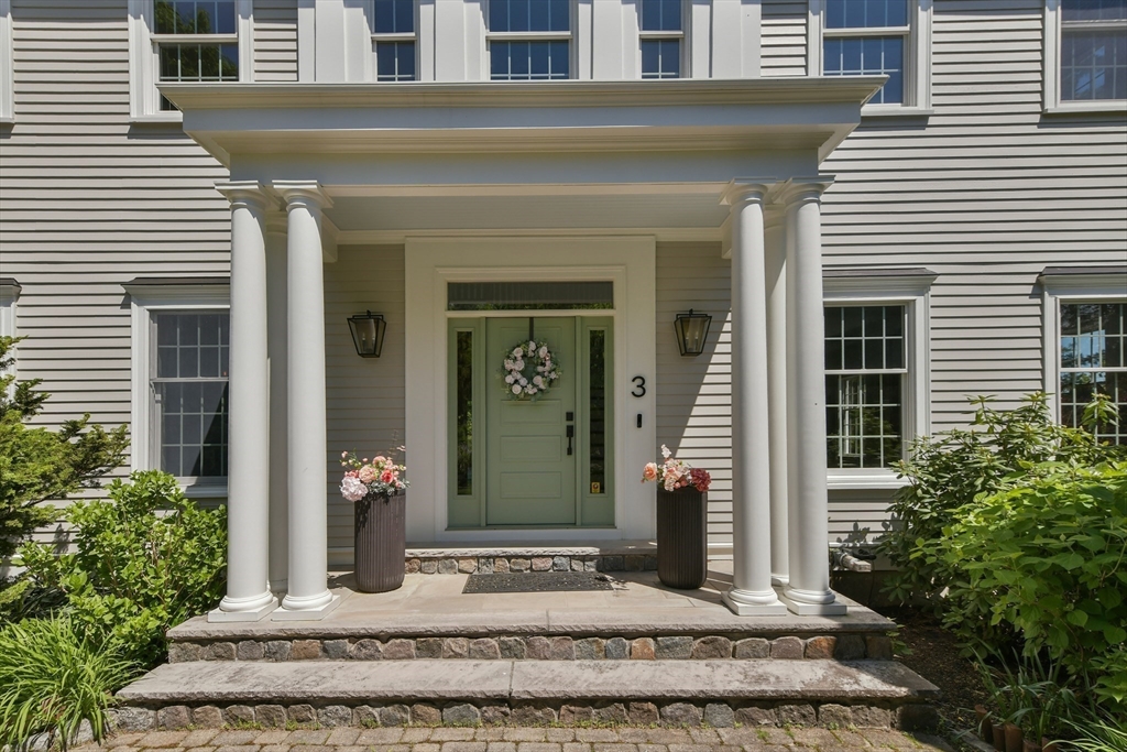 5 bed, 4+ bath apartment for rent at 3 Wood Ln, Winchester — photo 1 of 36