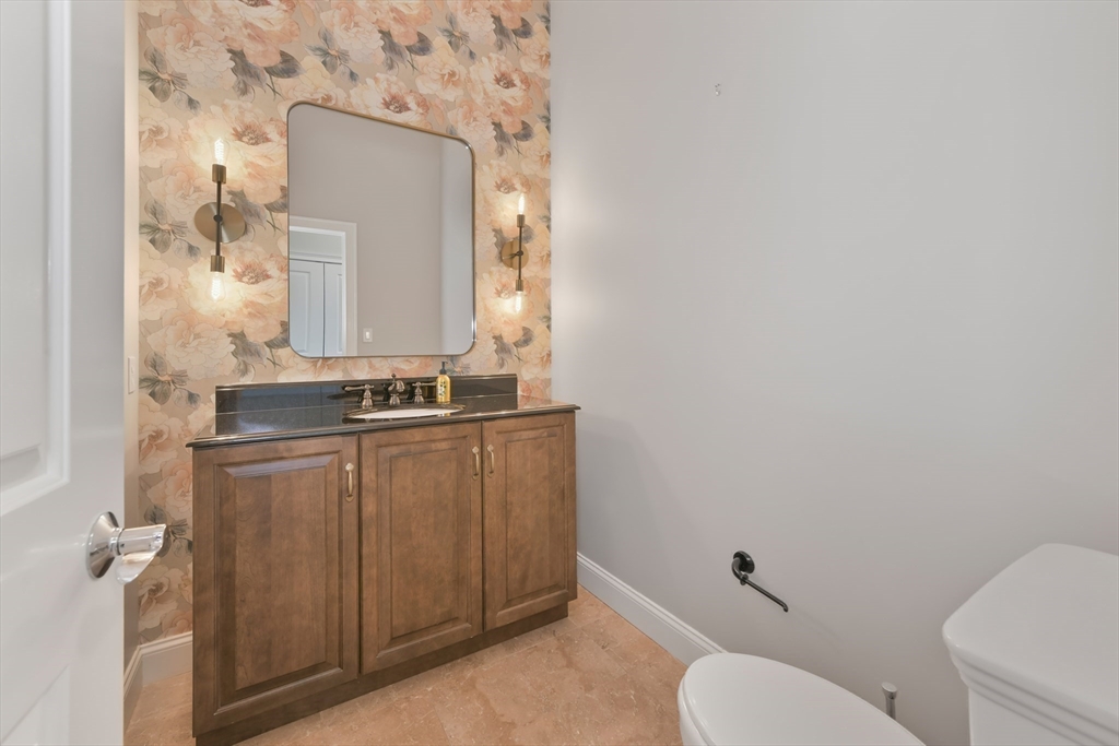 5 bed, 4+ bath apartment for rent at 3 Wood Ln, Winchester — photo 27 of 36