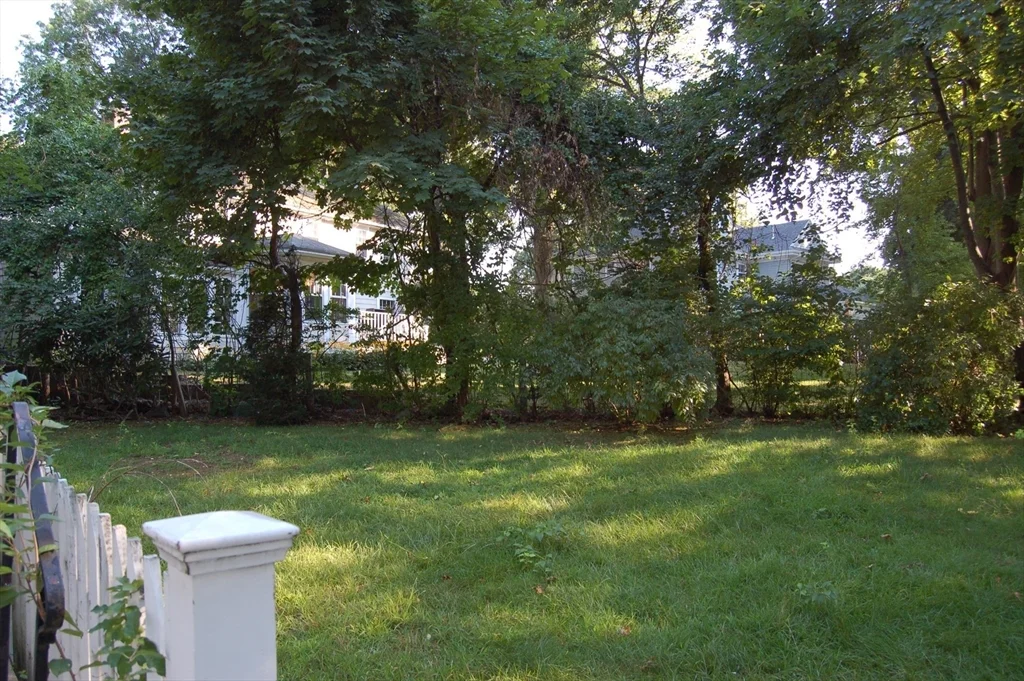 4 bed, 3 bath apartment for rent at 3 Woodside Rd, Newtonville — photo 15 of 17