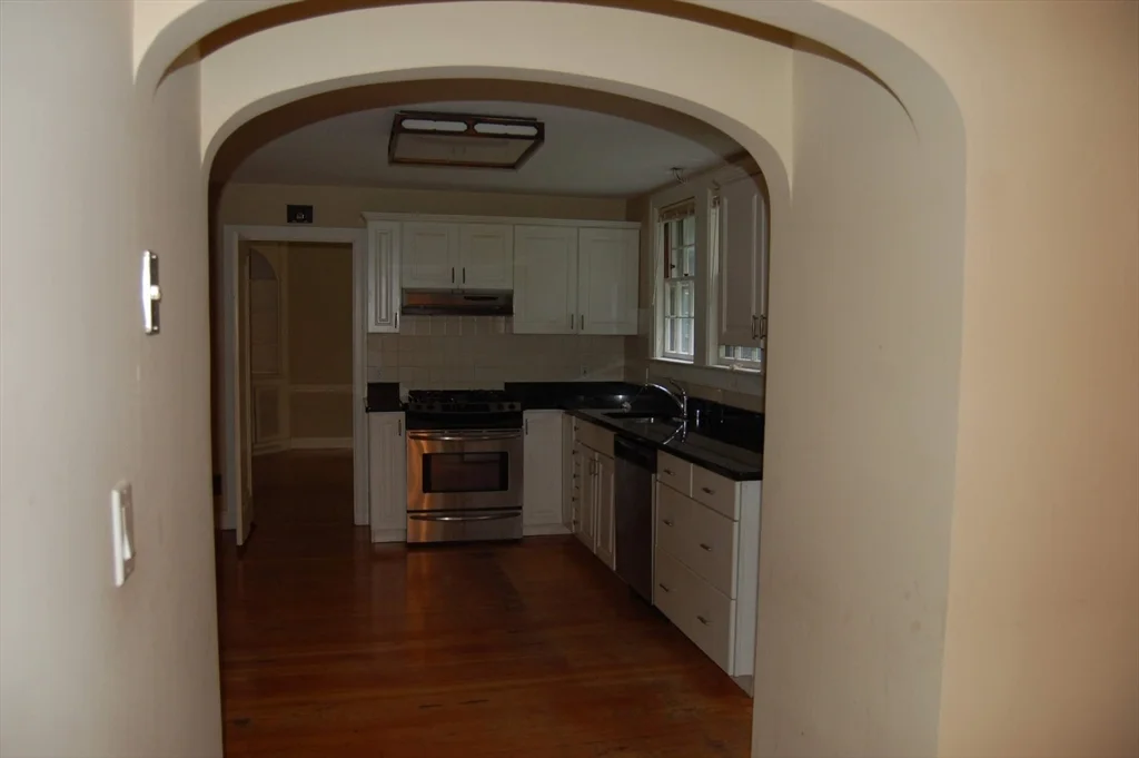 4 bed, 3 bath apartment for rent at 3 Woodside Rd, Newtonville — photo 6 of 17