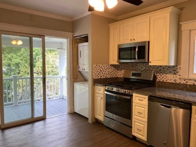 4 bed, 2 bath apartment for rent at 30-32 Burton St Unit 32, Brighton — photo 8 of 9