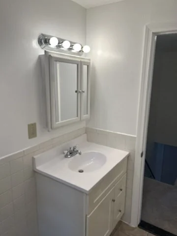 3 bed, 1 bath apartment for rent at 30-32 North St Unit 30, Mansfield — photo 17 of 18