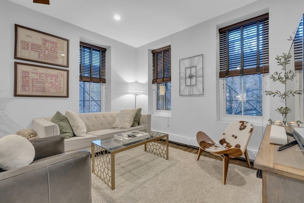 2 bed, 1 bath apartment for rent at 30 East Concord St Unit 11, Boston — photo 1 of 13