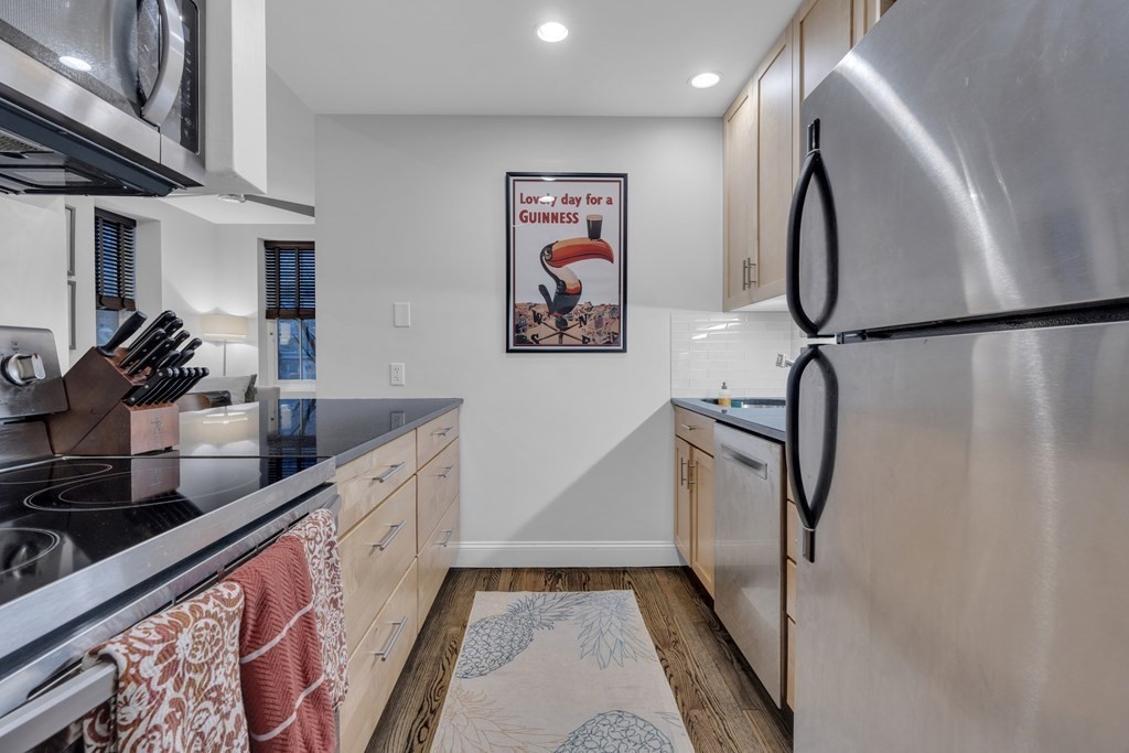 2 bed, 1 bath apartment for rent at 30 East Concord St Unit 11, Boston — photo 7 of 13