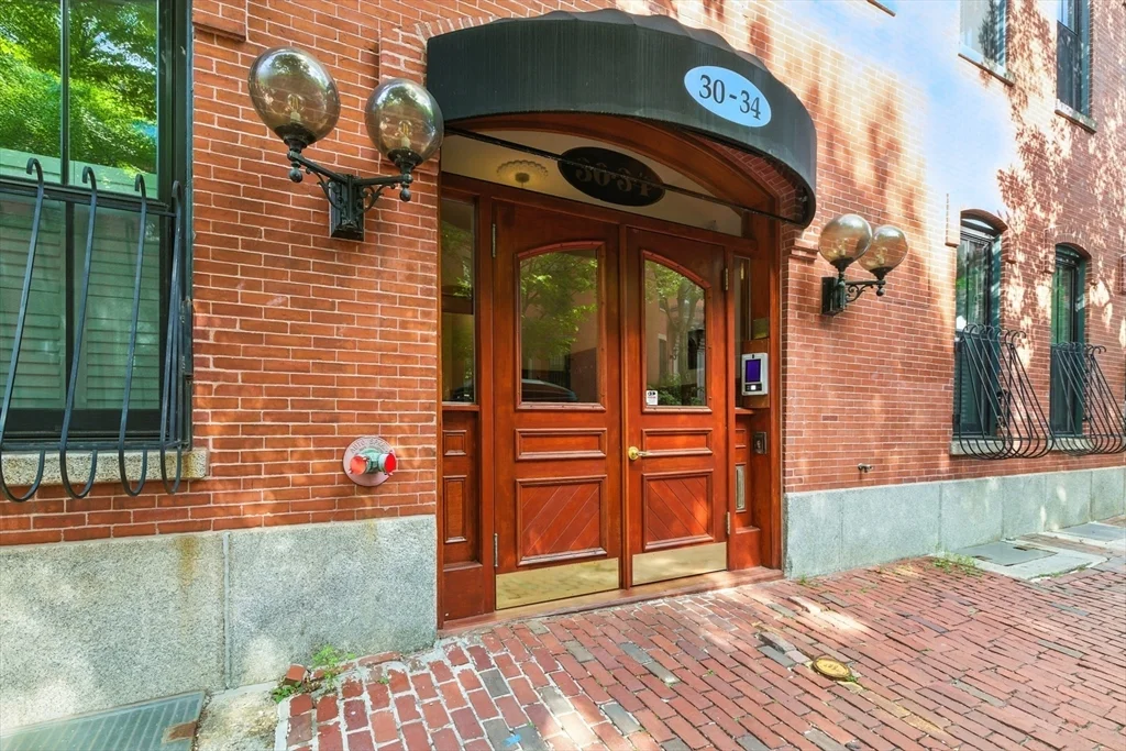 2 bed, 1 bath apartment for rent at 30-34 E Concord St Unit 11, South End — photo 17 of 17