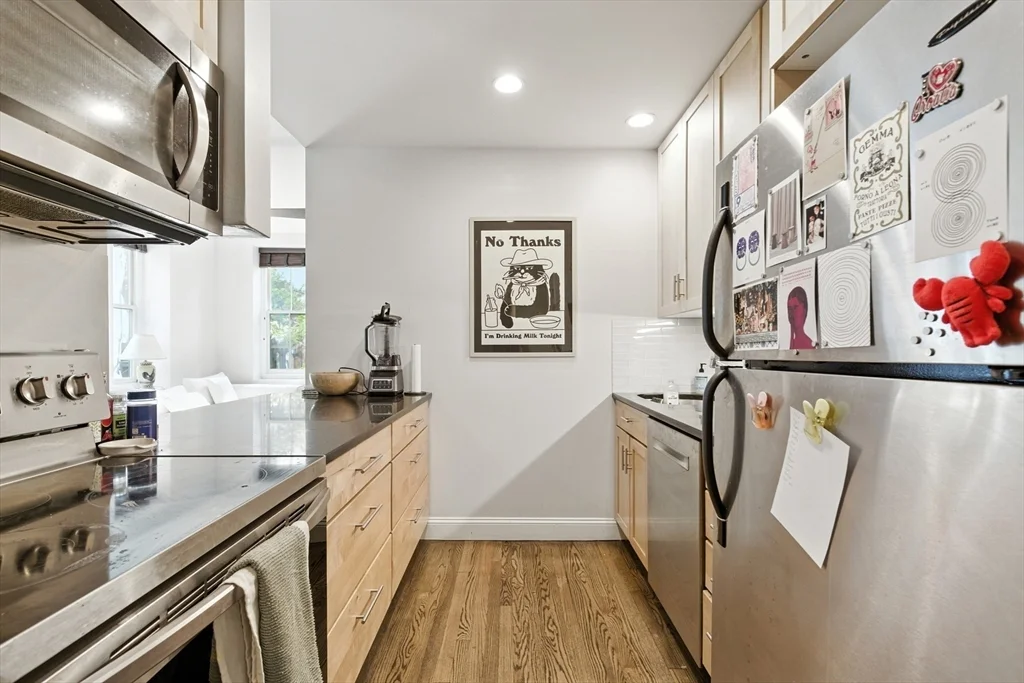 2 bed, 1 bath apartment for rent at 30-34 E Concord St Unit 11, South End — photo 8 of 17