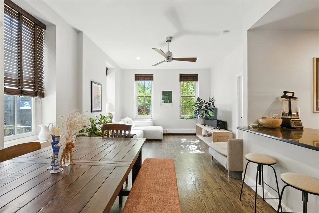 2 bed, 1 bath apartment for rent at 30-34 E Concord St Unit 11, South End — photo 3 of 17
