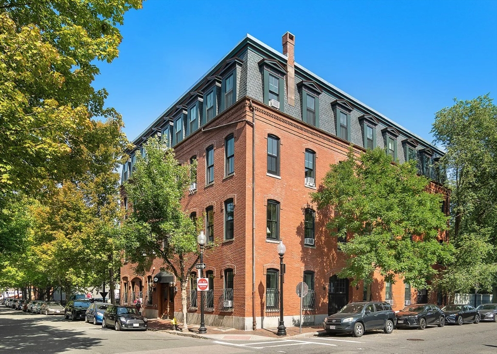 1 bed, 1 bath apartment for rent at 30 East Concord St Unit 24, South End — photo 13 of 14