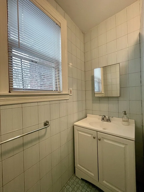 1 bed, 1 bath apartment for rent at 30 Academy Hill Rd Unit 2, Brighton — photo 11 of 11