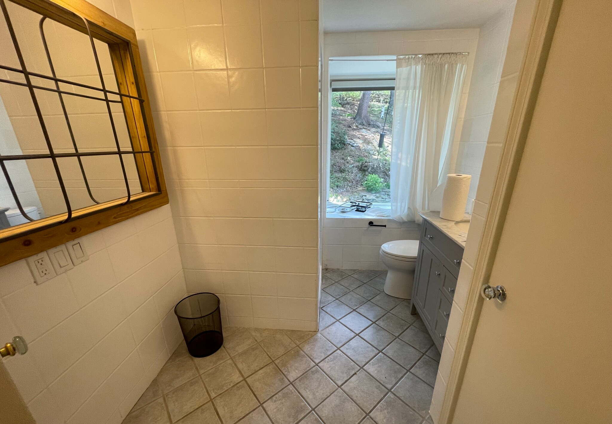 3 bed, 1 bath apartment for rent at 30 Allandale St Unit 1, West Roxbury — photo 9 of 23