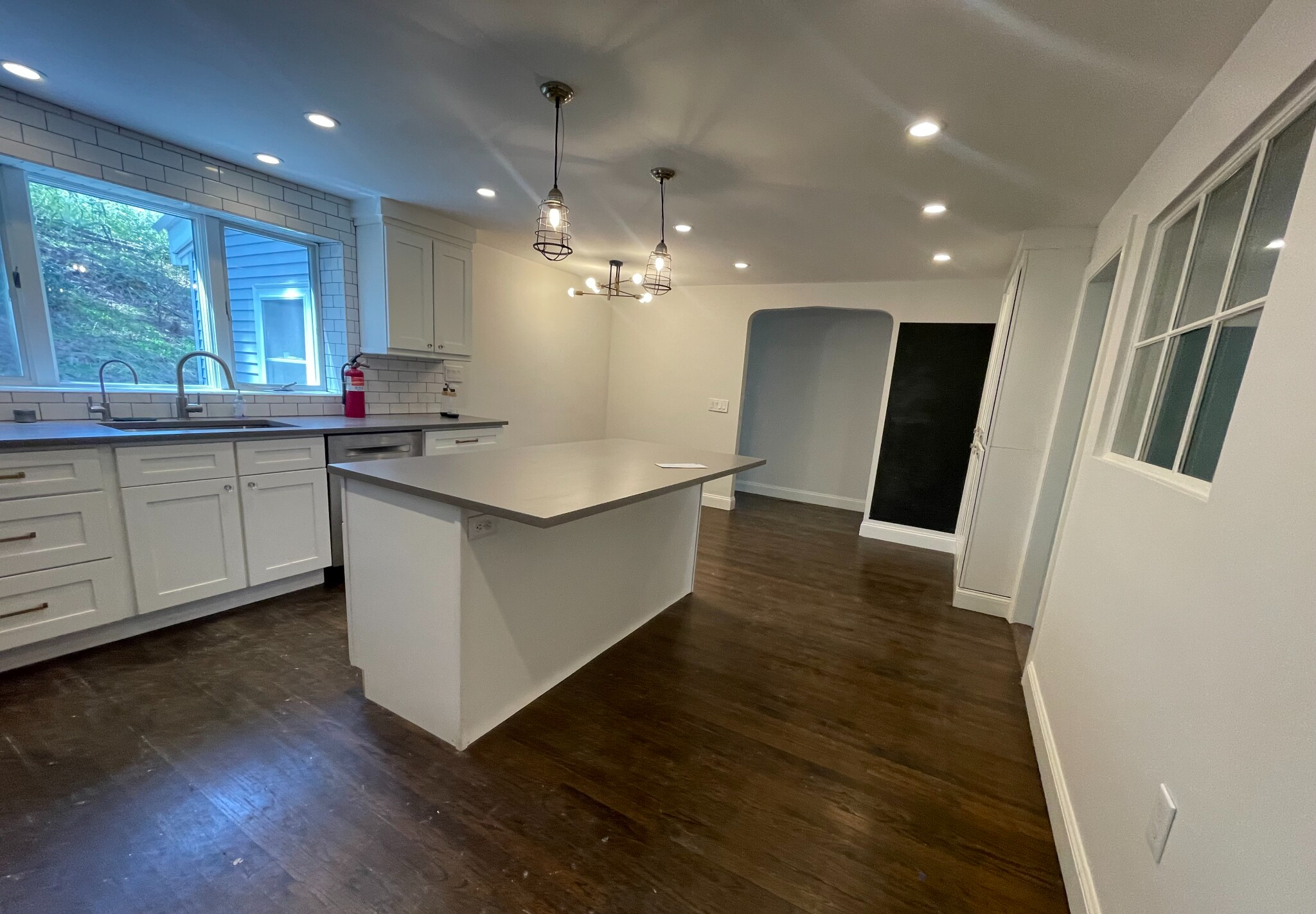 3 bed, 1 bath apartment for rent at 30 Allandale St Unit 1, West Roxbury — photo 1 of 23