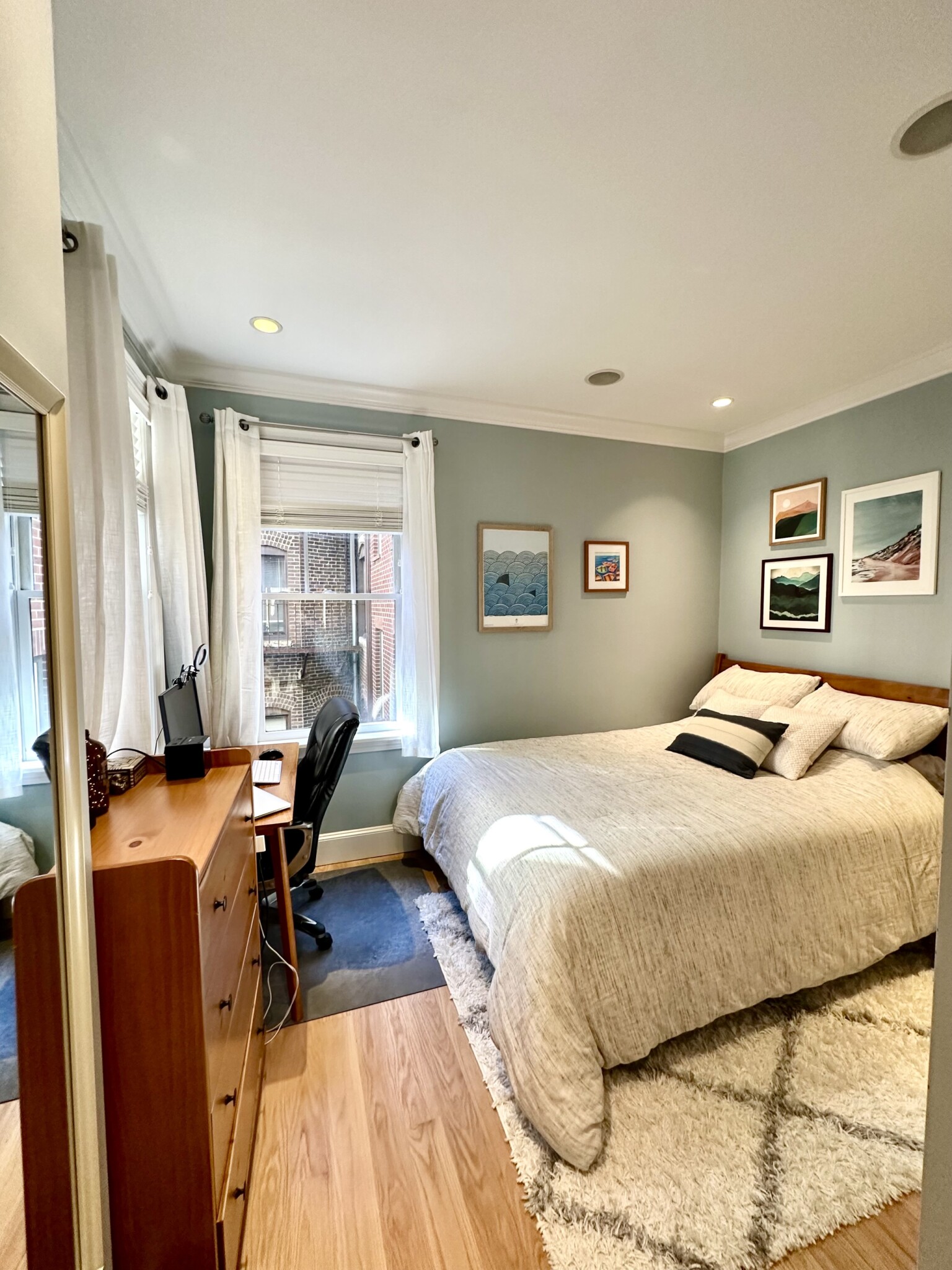 2 bed, 1 bath apartment for rent at 30 Anderson St Unit 2, Beacon Hill — photo 3 of 25