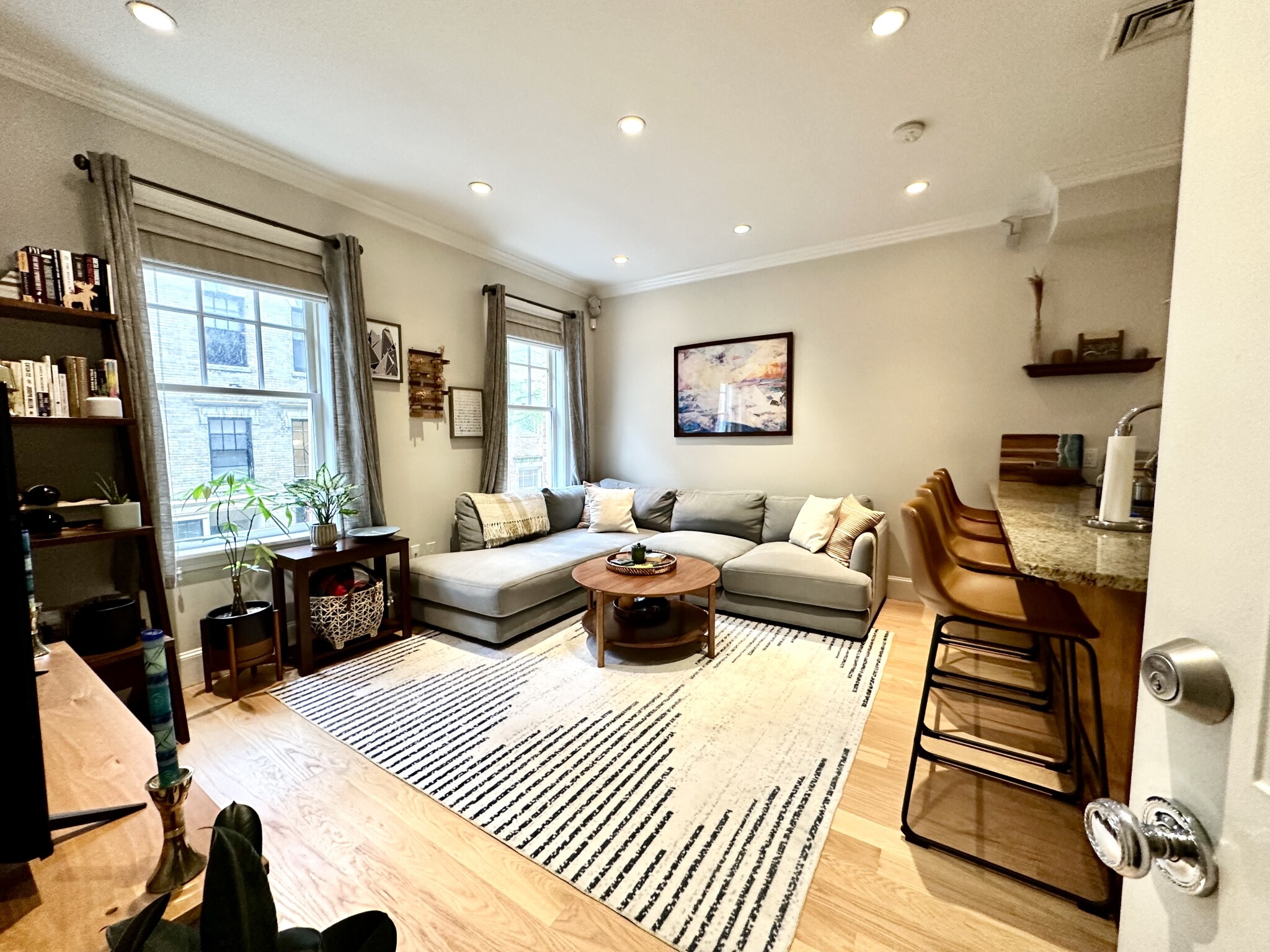 2 bed, 1 bath apartment for rent at 30 Anderson St Unit 2, Beacon Hill