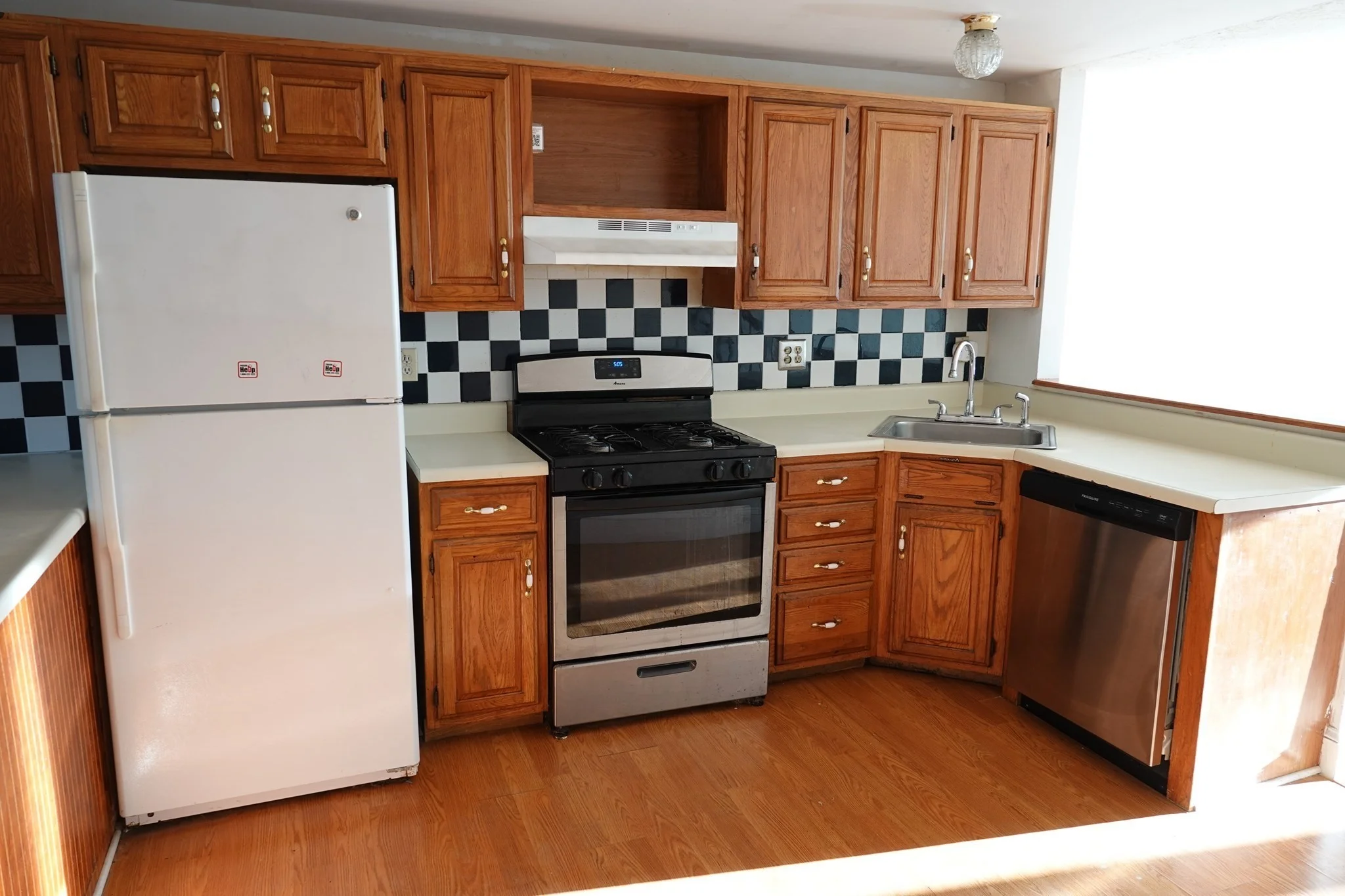 2 bed, 1 bath apartment for rent at 30 Angle St Unit 41, Lowell — photo 3 of 20