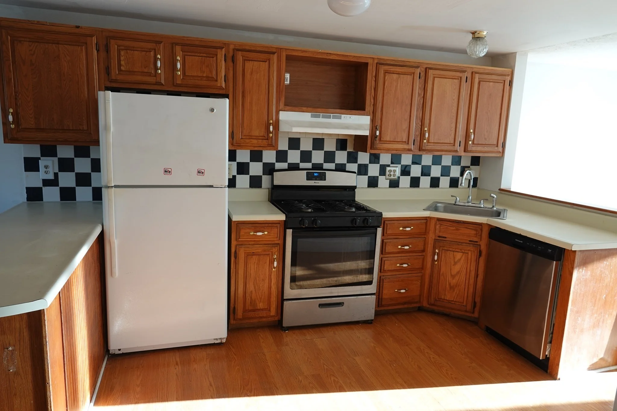 2 bed, 1 bath apartment for rent at 30 Angle St Unit 41, Lowell — photo 4 of 20