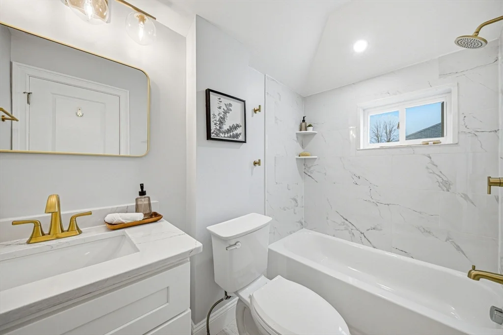 3 bed, 1 bath apartment for rent at 30 Arnold St Unit 2, Quincy — photo 11 of 17