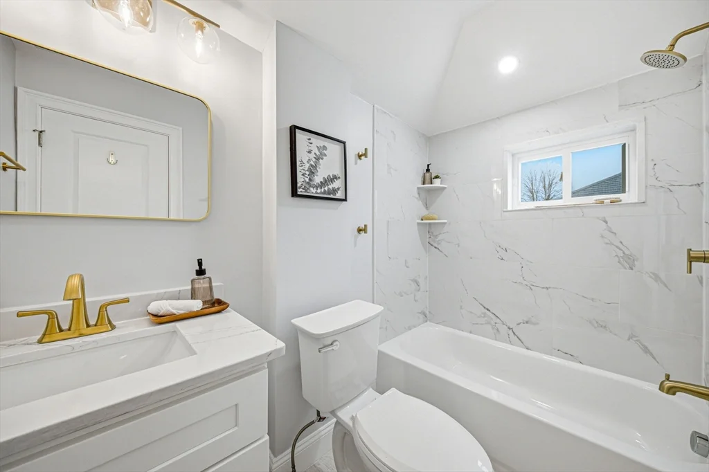 3 bed, 1 bath apartment for rent at 30 Arnold St Unit 30, Quincy — photo 13 of 19