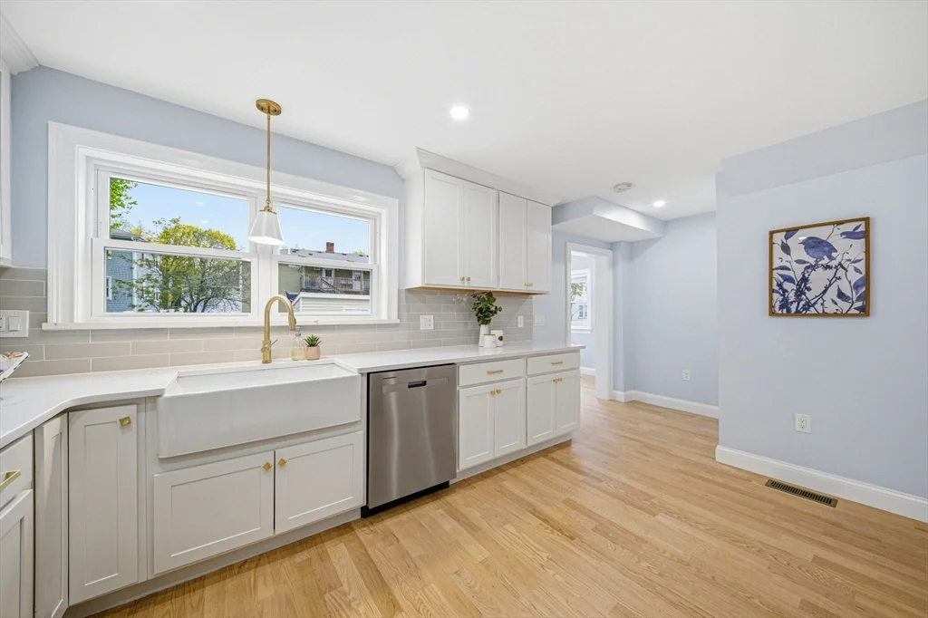 3 bed, 1 bath apartment for rent at 30 Arnold St Unit 30, Quincy — photo 8 of 19