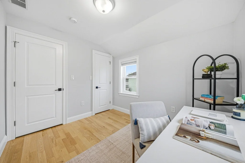 3 bed, 1 bath apartment for rent at 30 Arnold St Unit 30, Quincy — photo 16 of 19