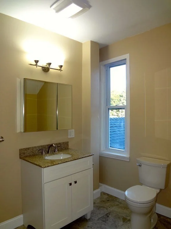 4 bed, 1 bath apartment for rent at 30 Barnes Ave, West End — photo 5 of 6