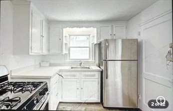 3 bed, 1 bath apartment for rent at 30 Bateman St Unit 1, Hyde Park — photo 4 of 7