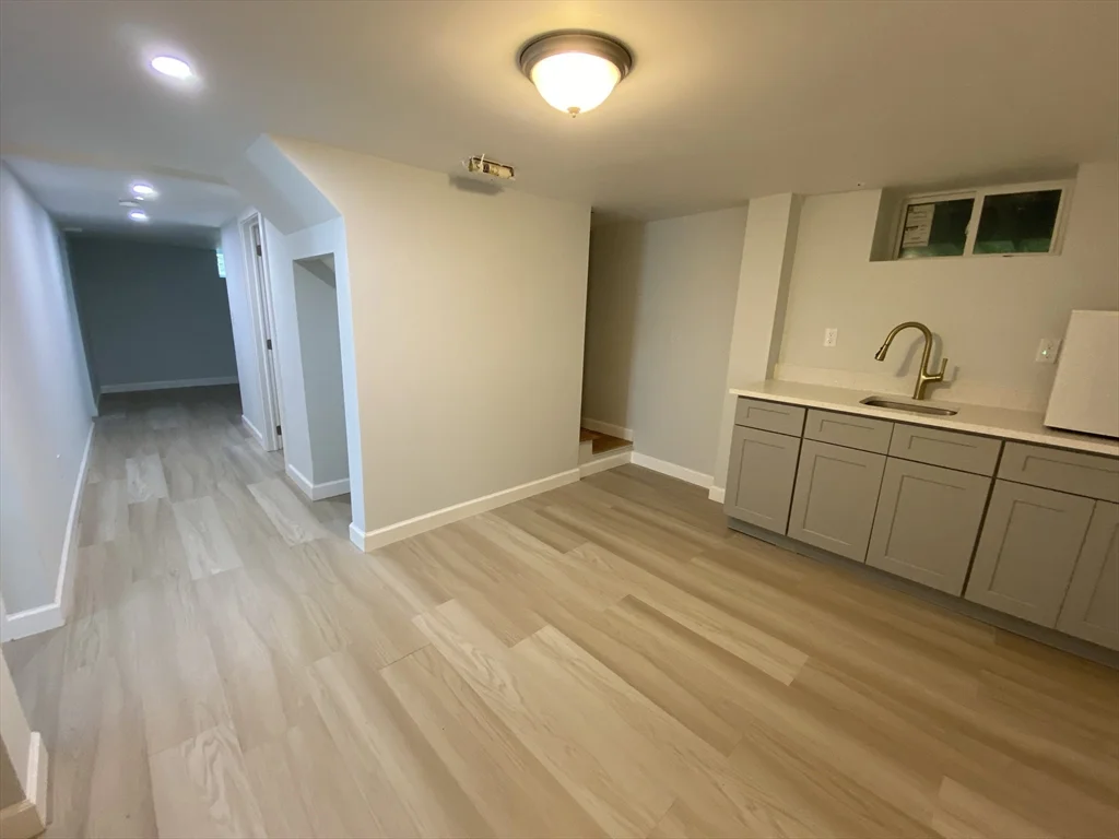 4 bed, 2 bath apartment for rent at 30 Beechmont St, Worcester — photo 23 of 23