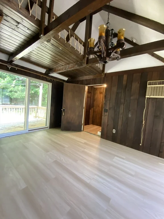 4 bed, 2 bath apartment for rent at 30 Beechmont St, Worcester — photo 3 of 23