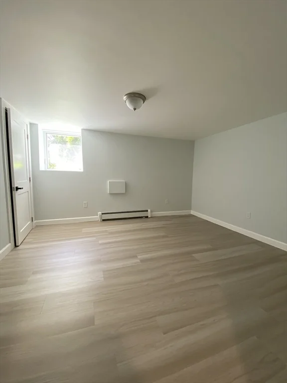 4 bed, 2 bath apartment for rent at 30 Beechmont St, Worcester — photo 15 of 23