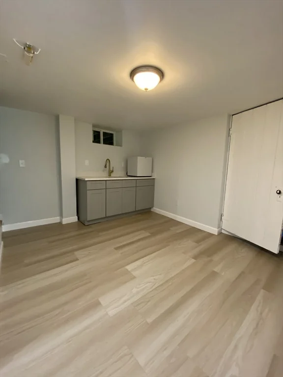 4 bed, 2 bath apartment for rent at 30 Beechmont St, Worcester — photo 16 of 23