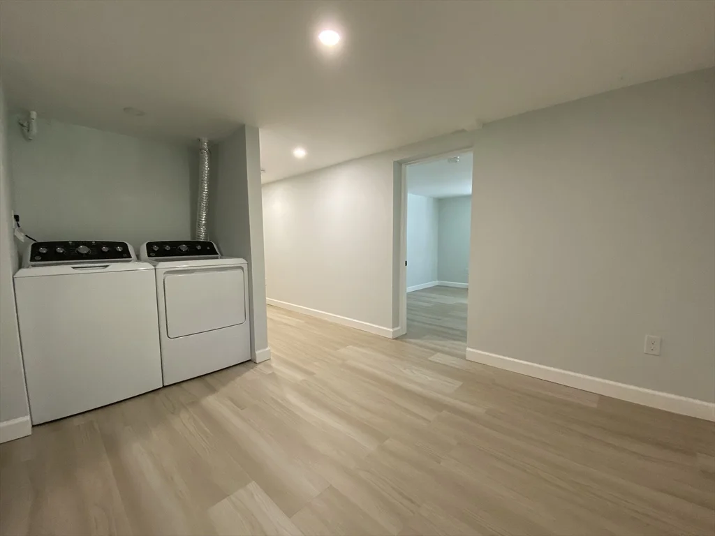 4 bed, 2 bath apartment for rent at 30 Beechmont St, Worcester — photo 17 of 23