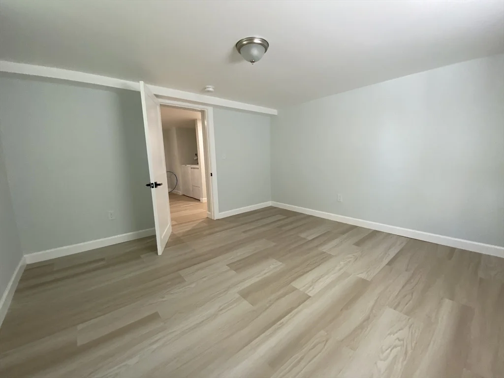 4 bed, 2 bath apartment for rent at 30 Beechmont St, Worcester — photo 18 of 23