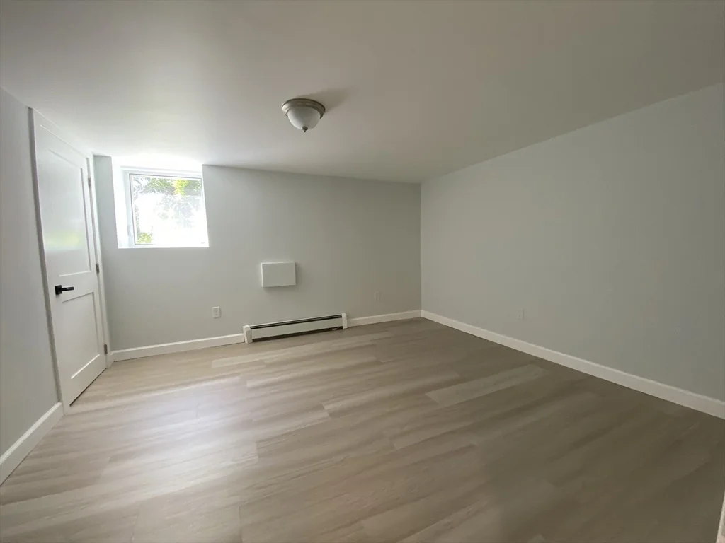 4 bed, 2 bath apartment for rent at 30 Beechmont St, Worcester — photo 21 of 23