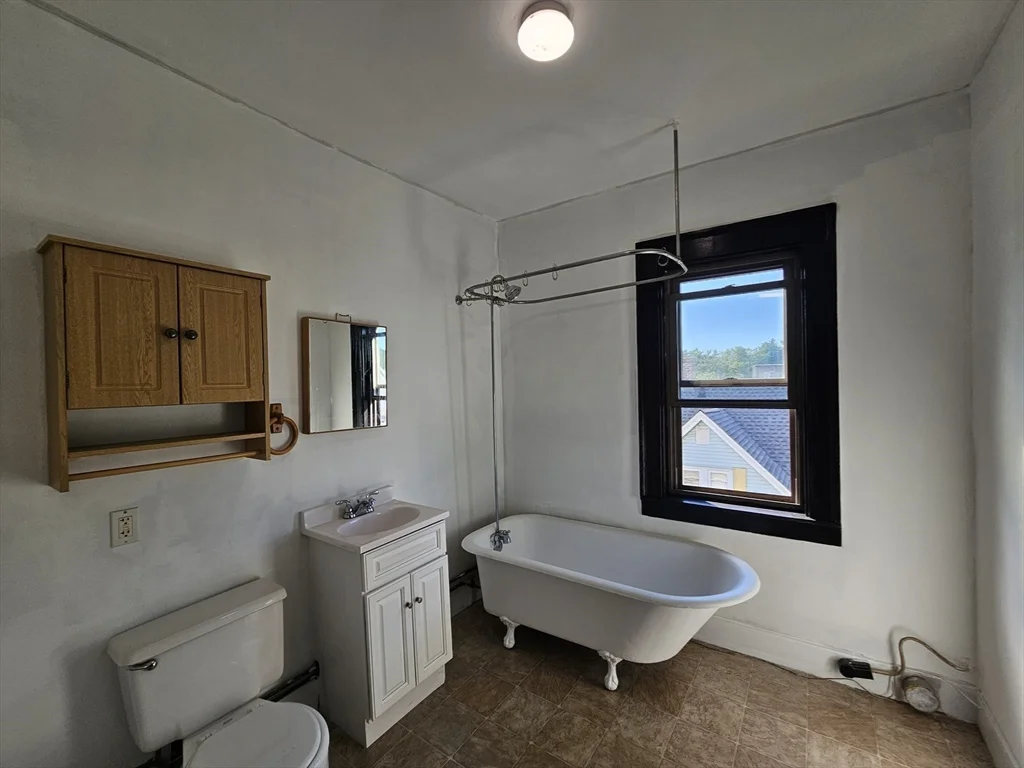 2 bed, 1 bath apartment for rent at 30 Bemis St Unit 3, Chicopee — photo 16 of 26