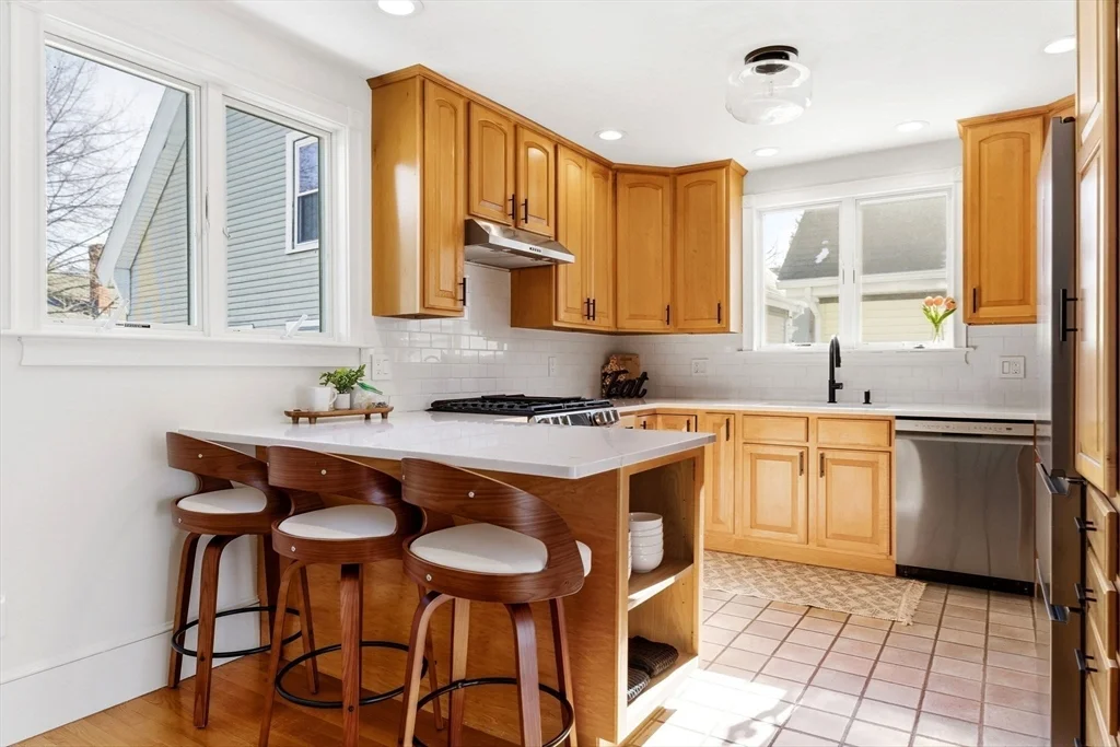 3 bed, 2 bath apartment for rent at 30 Boardman St Unit B, Salem — photo 16 of 34