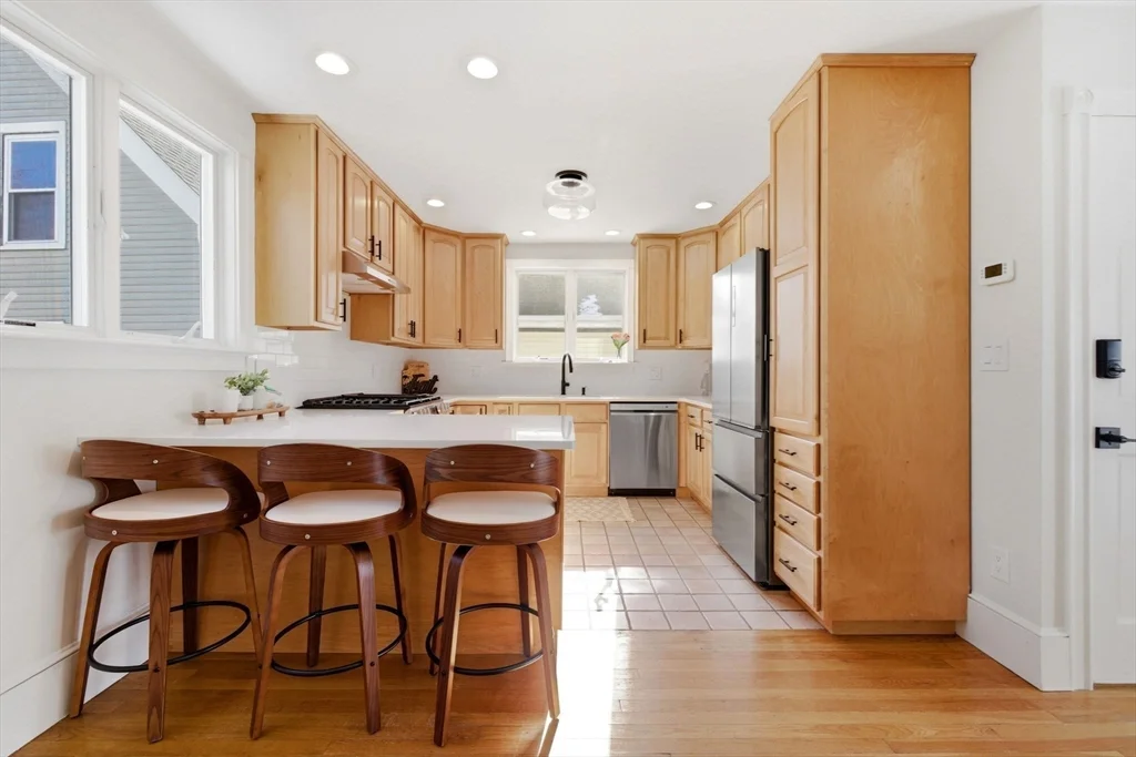 3 bed, 2 bath apartment for rent at 30 Boardman St Unit B, Salem — photo 17 of 34