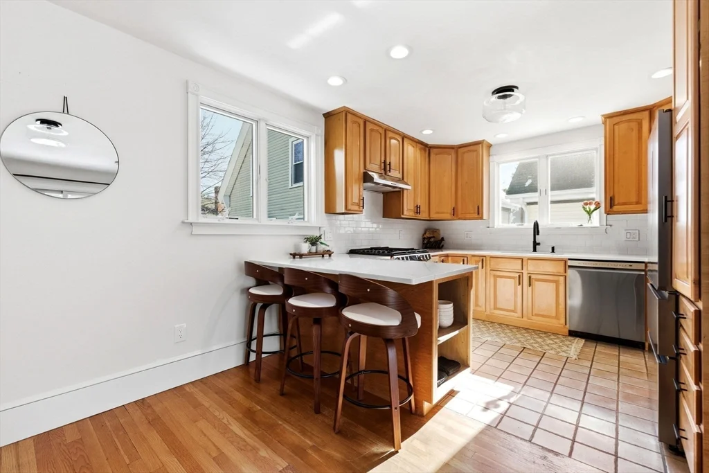 3 bed, 2 bath apartment for rent at 30 Boardman St Unit B, Salem — photo 15 of 34