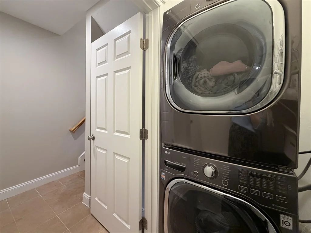 3 bed, 2 bath apartment for rent at 30 Boardwalk Dr Unit 30, Andover — photo 35 of 42